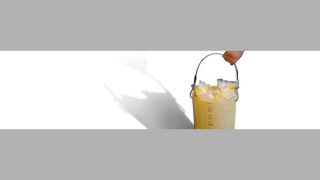 Catheter holding container