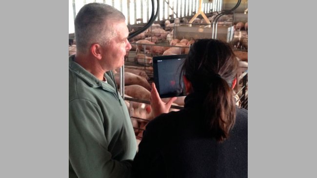 Farmers learn about hosting AgChat sessions in their operations. Photo courtesy of Iowa Ag Literacy Foundation.