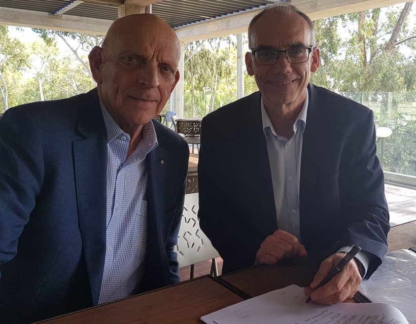 APRIL Chairman Dennis Mutton and Murdoch University Deputy Vice Chancellor, Research and Innovation, David Morrison, sign the agreement between APRIL and Murdoch for the appointment of Prof John Pluske as APRIL Chief Scientist and CEO.
