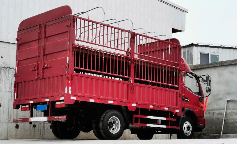 Picture 2. Internal truck for small group of animals&rsquo; movements. Courtesy of DanAg Group, China.

