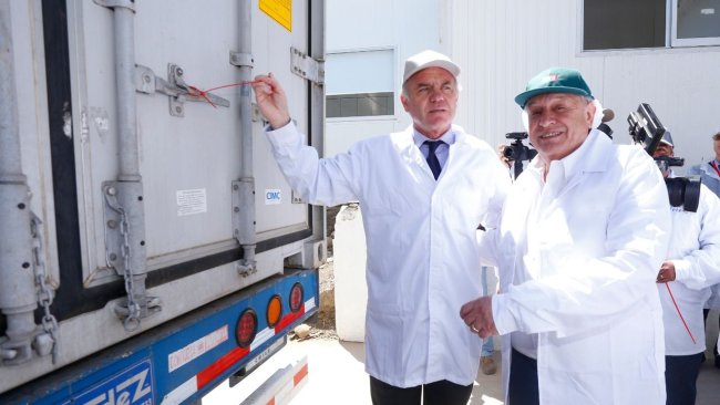 Chile exports pork to the Philippines.