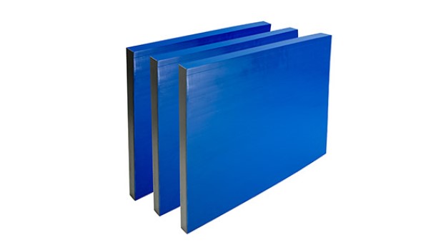 3. House equipment: Hy.Board - flexible, hygienic plastic modules for individual stable concepts.
