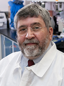 Distinguished Senior Research Scientist Manuel Bor