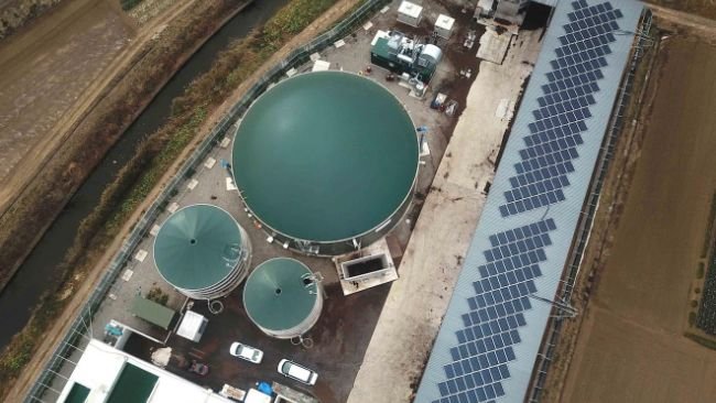 A biogas plant of WELTEC BIOPOWER recently went live in Saitama Prefecture, 40 km north of Tokyo. The facility – which is equipped with a 
 50-kW cogeneration power plant – is the fourth project to be rolled out by the German manufacturer in Japan.