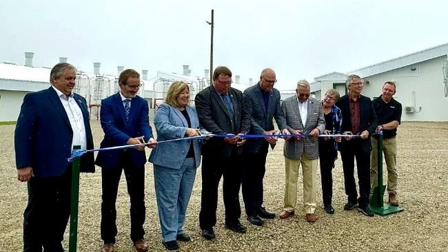 Andy Lennox, mayor, Township of Wellington North; Dr. Rene Van Acker, U of G interim vice president (research); Hon. Lisa Thompson, Minister of Minister of Agriculture, Food and Rural Affairs; John de Bruyn, chair, Ontario Pork; MPP Rob Flack, parliamentary assistant to the minister of agriculture, food and rural affairs; Lorne Hepworth. chair, Agricultural Research Institute of Ontario; Gwen Chapman, U of G provost and vice-president (academic); MP Lloyd Longfield; Dave Vandenberg, manager, Ontario Swine Research Centre