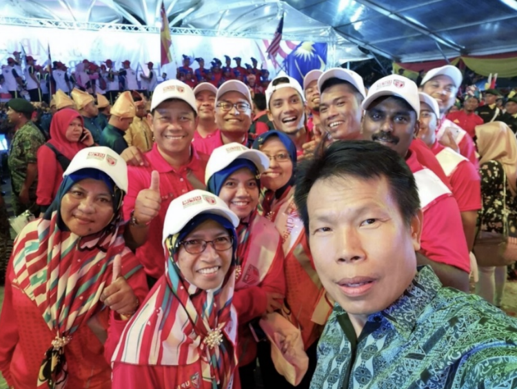 Dr. Azmi Lila, winner of the Veterinary Education category of the WVA Global Veterinary Awards
