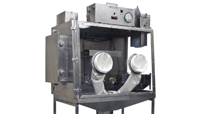 Figure 1. Modular animal isolator system used to expose gilts with aerosols of diluted lung homogenate containing M. hyopneumoniae strain 232. Image source: www.altdesign.com