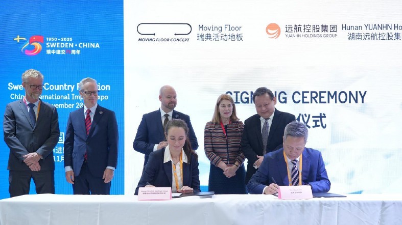 Top: Jan Larsson, Per Augustsson, Peter Kullgren, Annika Hahn-Englund, Sengwee Chua. Bottom: Katja Lindvall, Chen Xurong