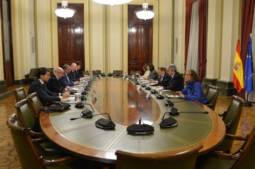 Spanish Minister of Agriculture, Luis Planas, met with pig farming representatives to discuss African swine fever.