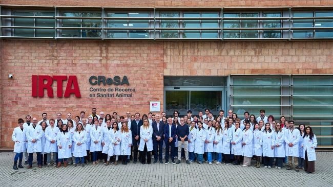 Part of the IRTA-CReSA team and IRTA management