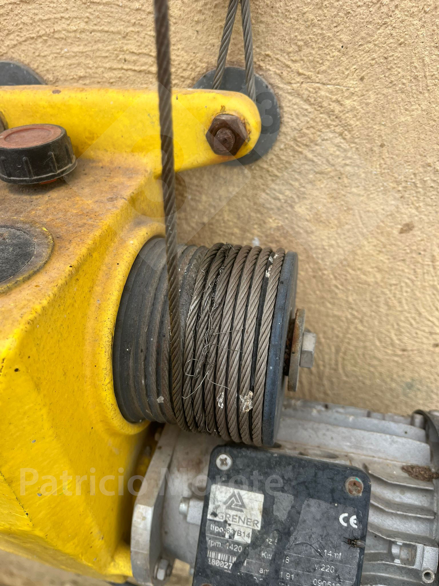 <p>Photo 5. Damaged cable on a window motor.</p>