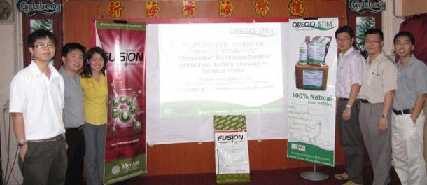 Dr Chloe Loh and Dr Kelvin Chong with Dr Wee of Taseen Trading and the Taseen team