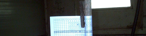 Manual feeding control with a chart wrapped around the water pipe