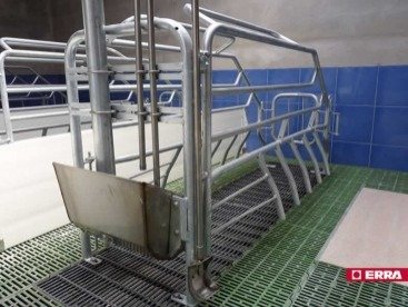 Farrowing crate (8) Farrowing crate (8)