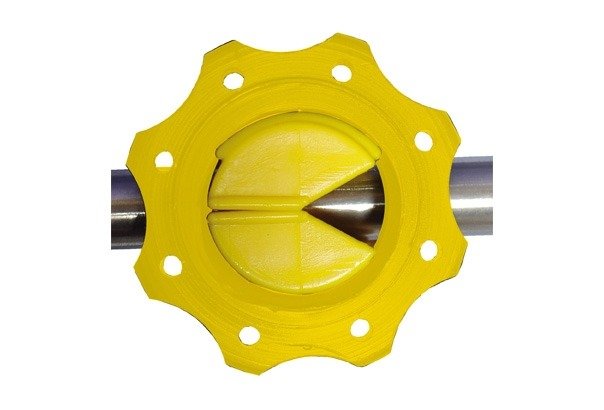 Insulator For Metal Posts Or Fiberglass Rods. For Use With Poly Wire and Poly Rope Model 6 (3) Insulator For Metal Posts Or Fiberglass Rods. For Use With Poly Wire and Poly Rope Model 6 (3)