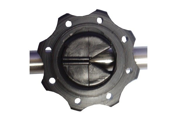 Insulator For Metal Posts Or Fiberglass Rods. For Use With Poly Wire and Poly Rope Model 6 (4) Insulator For Metal Posts Or Fiberglass Rods. For Use With Poly Wire and Poly Rope Model 6 (4)